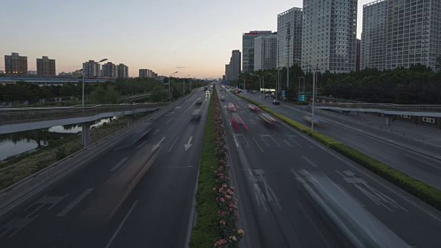 时间流逝——城市公路夜间交通视频素材