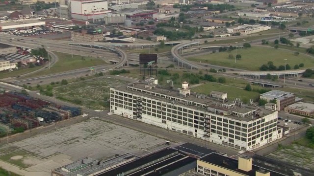 Fisher Body Plant 21，一家废弃的汽车车身装配厂，位于密歇根州底特律的皮格特大道工业历史街区。视频素材