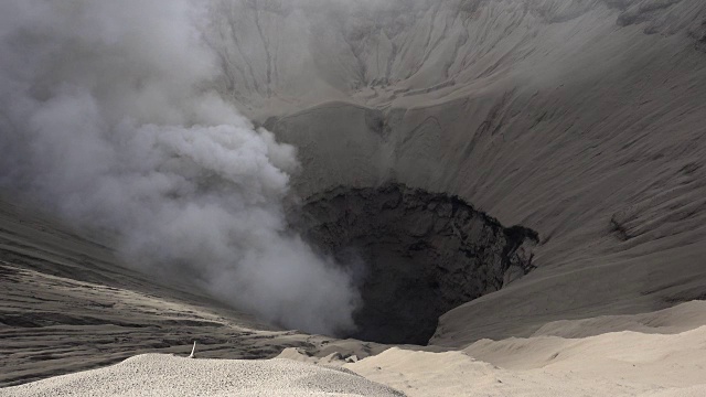 印度尼西亚东爪哇的布罗莫火山。视频素材