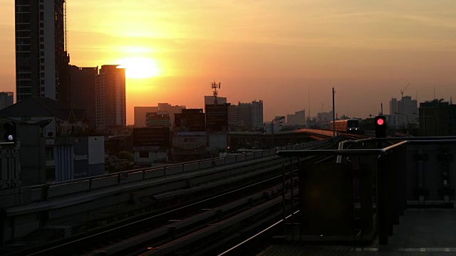 曼谷日落的空中火车视频素材