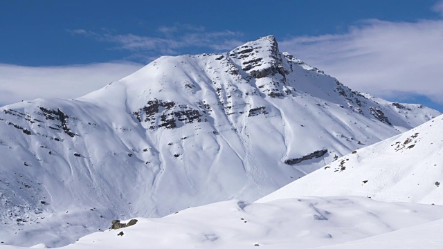 冬天，从Julierpass观看Piz Bardella山。视频素材