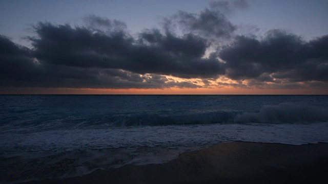 夏日的黎明与波浪视频素材