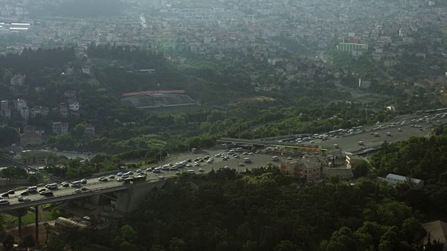 伊斯坦布尔市繁忙的高速公路视频素材