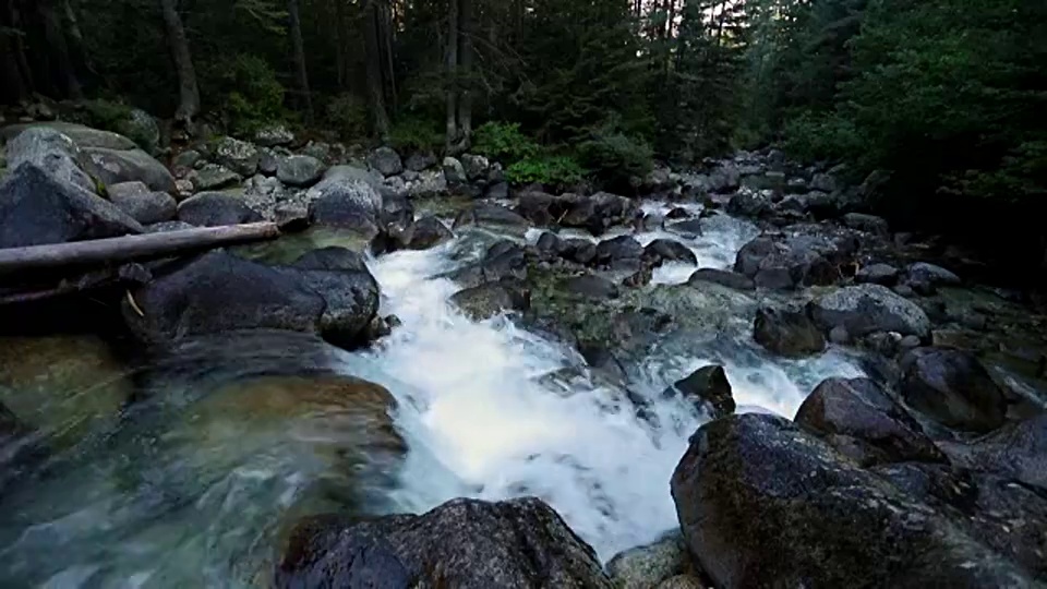 流在山视频素材