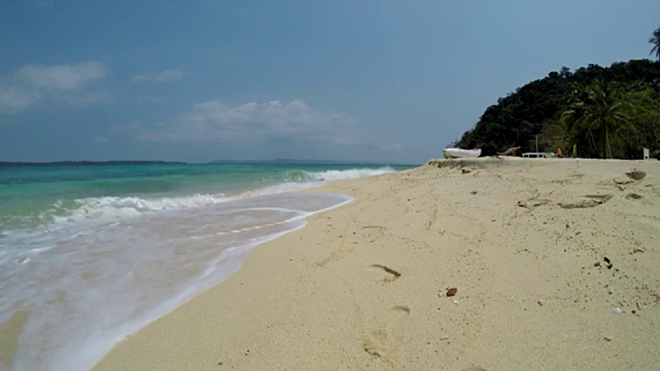 夏季热带岛屿的海滩视频素材