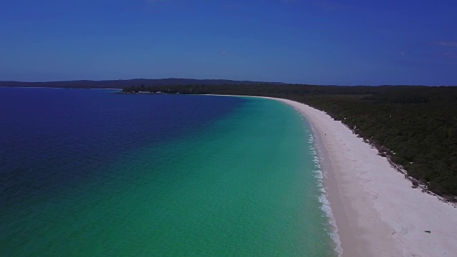 天堂海滩的4K鸟瞰图，海姆斯海滩，杰维斯湾，澳大利亚视频素材