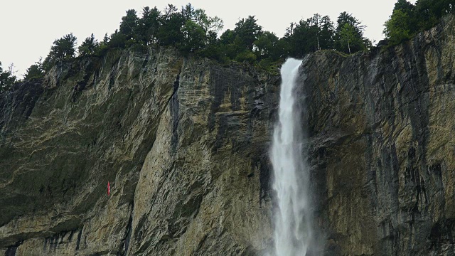 斯陶巴赫瀑布，Lauterbrunnen, Lauterbrunnen山谷，伯尔尼高地，伯尔尼州，瑞士视频素材