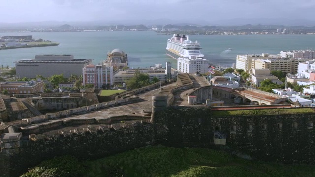 美国，波多黎各，圣胡安，圣克里斯托巴尔城堡(Castillo de San Cristobal)视频素材