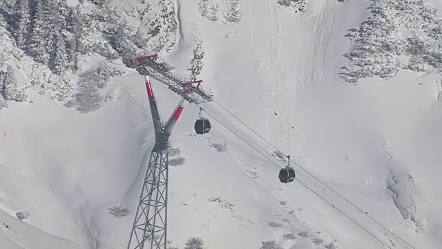 阿尔伯格-滑雪地区在莱赫从上面02视频素材