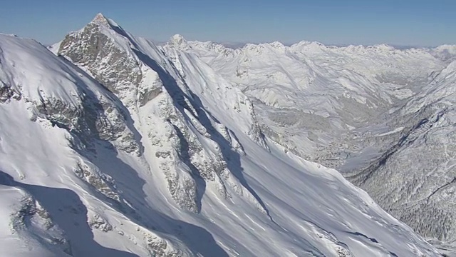 阿尔伯格滑雪区在莱赫从04以上视频素材