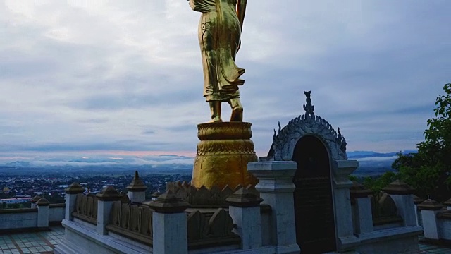 时间流逝:泰国南考诺寺日出时视频素材