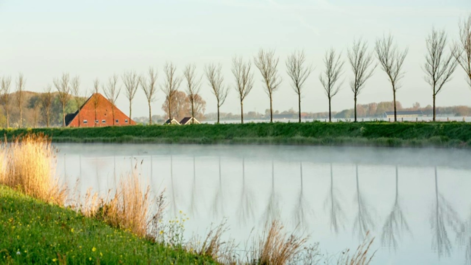 荷兰，Zuidoostbeemster，比姆斯特围场附近的农场，比姆斯特围场是联合国教科文组织世界遗产视频素材