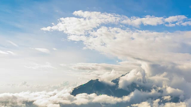 从巴图尔火山山顶俯瞰美丽的景色视频素材