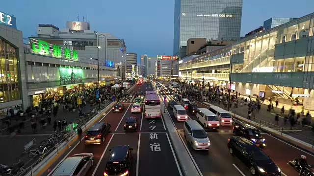 时间流逝中的新宿交通视频素材