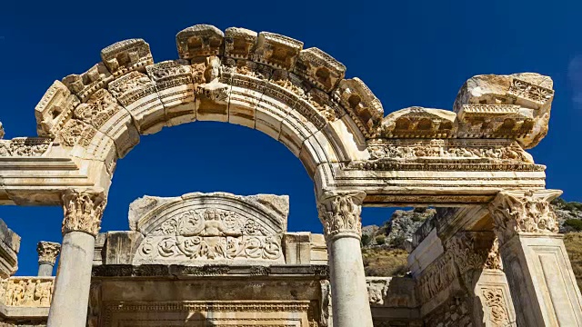 以弗所哈德良神庙遗址，Selçuk村，伊兹密尔地区，土耳其视频素材