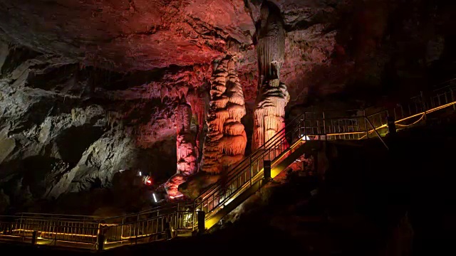 花木兰洞钟乳石景观(旅游景点)视频素材