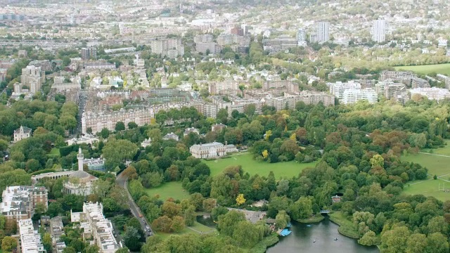 WS空中视角的宫殿，城市在背景/伦敦，英国，英国视频素材