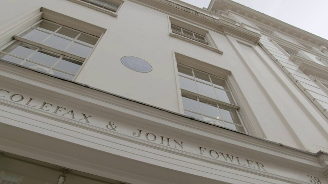 MS低角度的Sibyl Colefax和John Fowler商店/伦敦，英国，英国视频素材