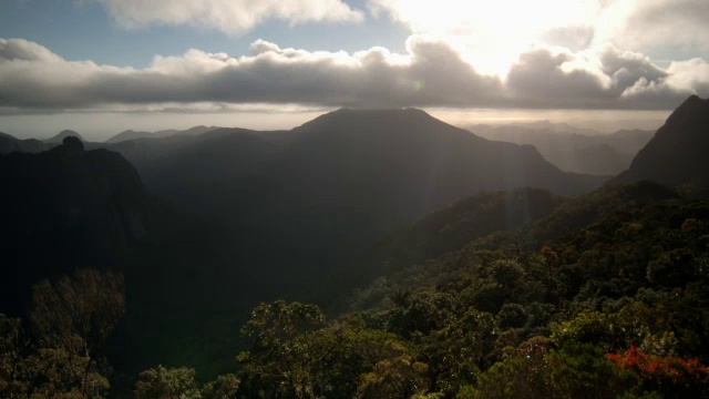 云在山上漂移，Marojejy，马达加斯加视频素材