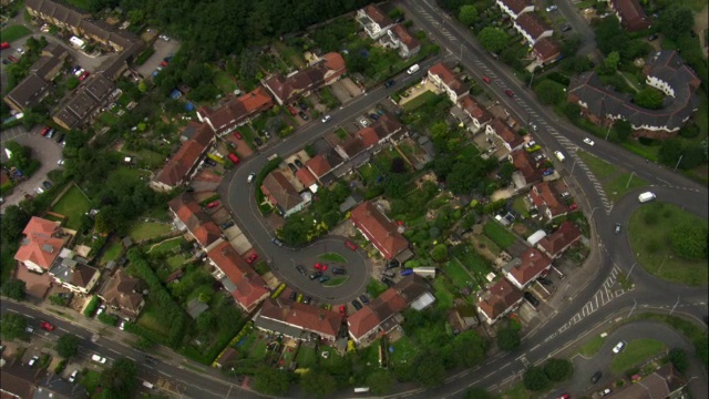 空中俯瞰郊区街道和房屋，伦敦，英国视频素材