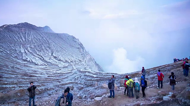 印尼东爪哇卡瓦伊真火山日出。视频素材