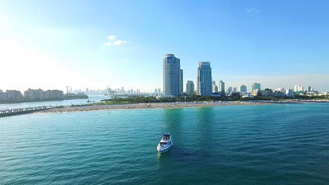 热带沿海城市，空中视频素材