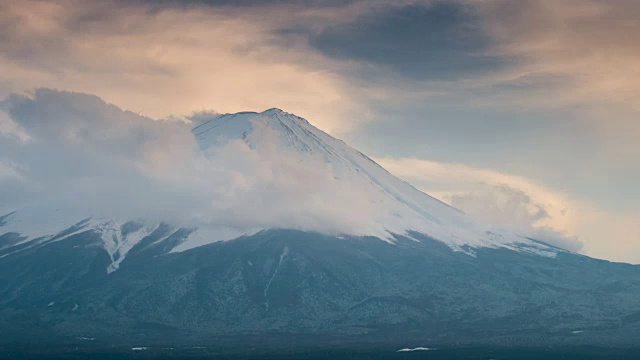 富士山日落时间，在川口湖，日本山梨视频素材