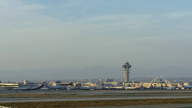 加州洛杉矶机场(LAX)时间间隔为4k视频下载