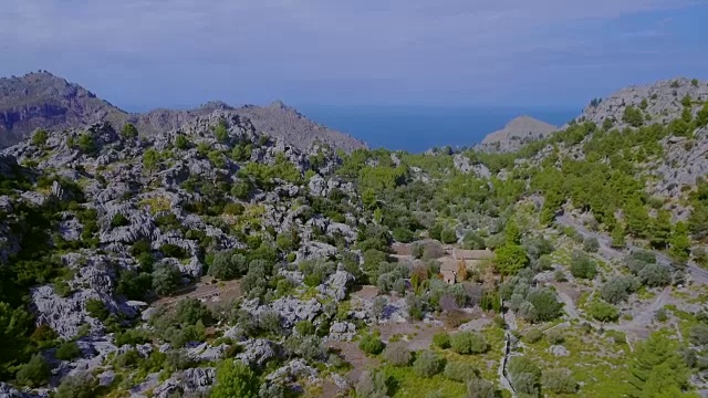 西班牙马略卡岛附近山脉的Arial视图视频素材