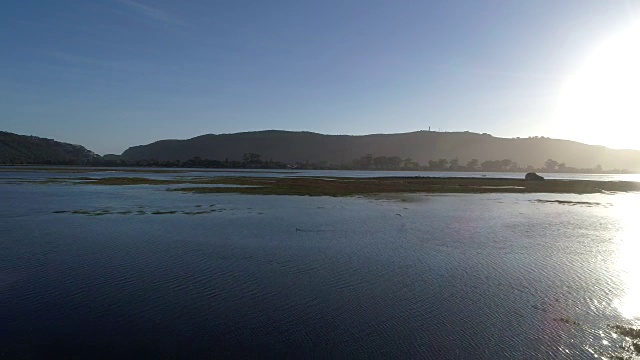 日落时分美丽的奈斯那湿地景色视频素材