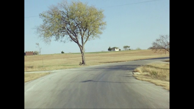 WS POV曲线道路景观/美国视频素材