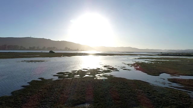 日落时分美丽的奈斯那湿地景色视频素材