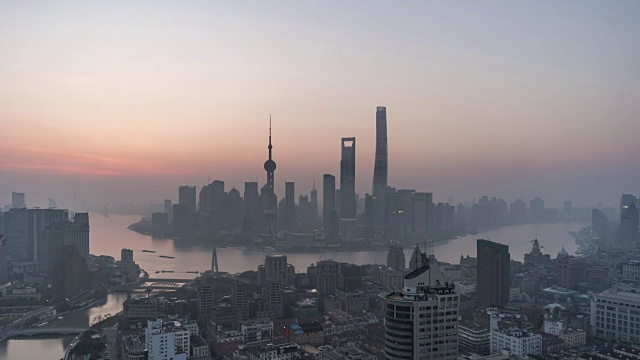 T/L WS HA Shanghai Skyline at Dawn, Night to Day Transition /上海，中国视频素材