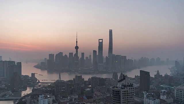 T/L WS HA ZO Shanghai Skyline at Dawn, Night to Day Transition /北京，中国视频素材