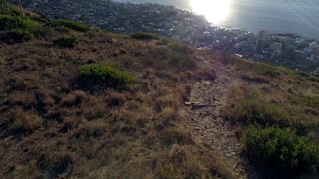 鸟瞰狮头山及周围环境视频素材