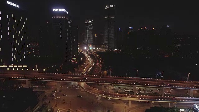 夜间交通鸟瞰图视频素材