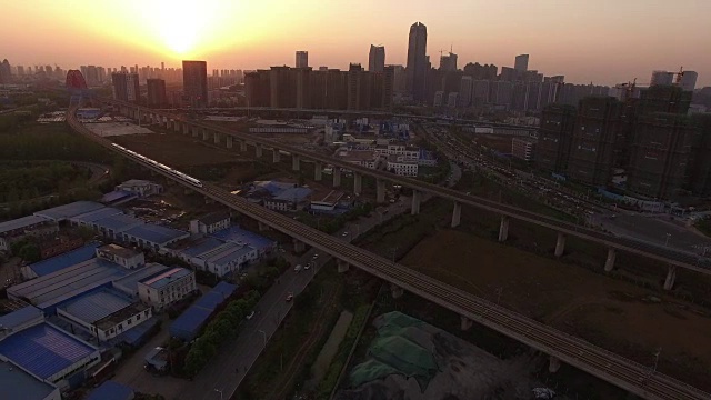 高铁和建筑工地鸟瞰图视频素材