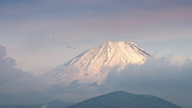 富士山日落时间，在川口湖，日本山梨视频素材