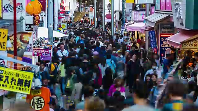 在原宿区，人们很长一段时间都很拥挤视频下载