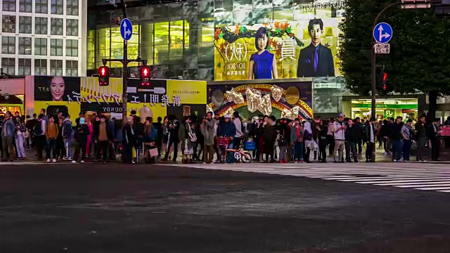 涉谷区的夜晚时间流逝，人群拥挤视频下载