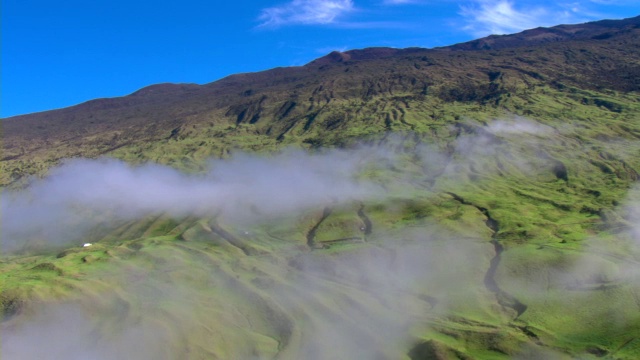 夏威夷毛伊岛的云层很低。视频素材