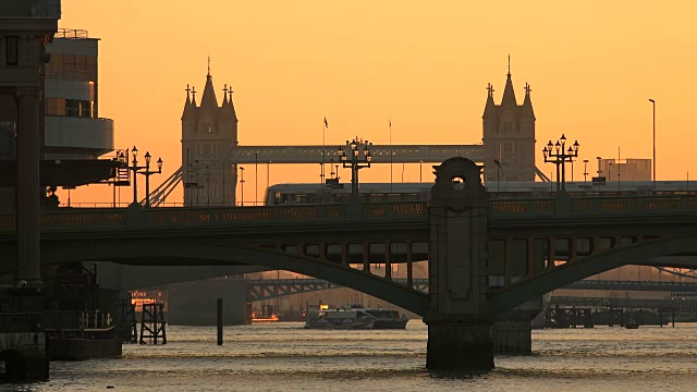 泰晤士河和塔桥的早晨，英国伦敦视频素材