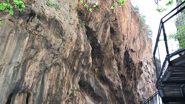 费蒂耶萨利肯特的溪流视频下载