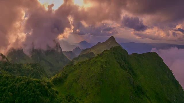 日落在山和云视频素材