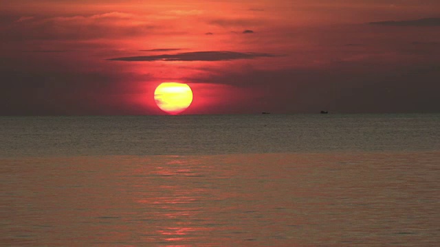 太阳沉到了海里视频素材