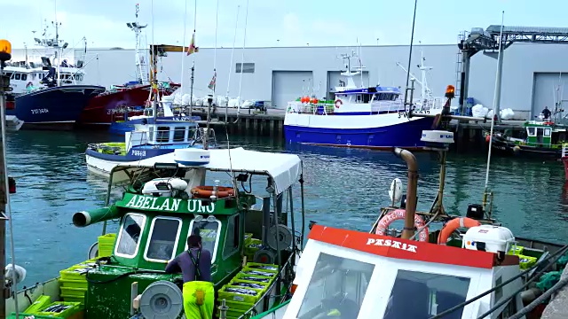 Santoña海港，Marismas de Santoña，维多利亚Joyel自然公园，坎塔布里亚海，Santoña，西班牙，欧洲视频素材