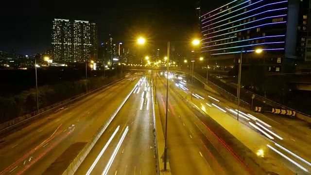 香港市中心夜间的交通状况视频素材