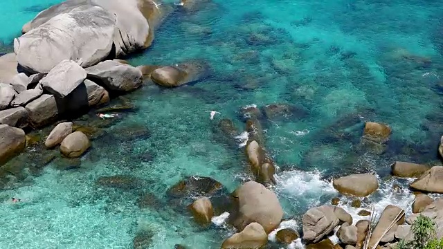 潜水在海上，泰国similan岛视频素材