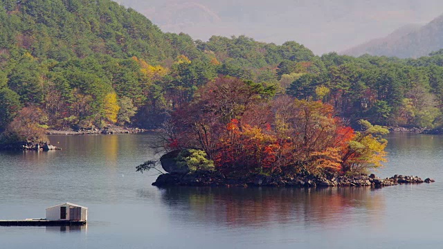 秋天的日原湖视频素材