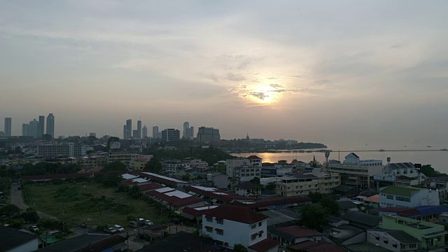 鸟瞰图夏天从海滩起飞视频下载